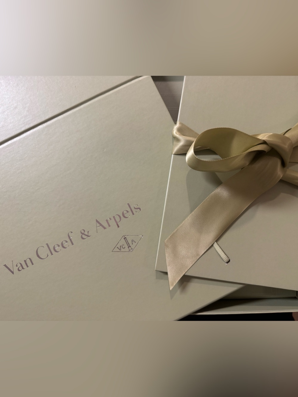 Van Cleef & Arpels 💯% Authentic large Scatola presentation, gift or storage Box